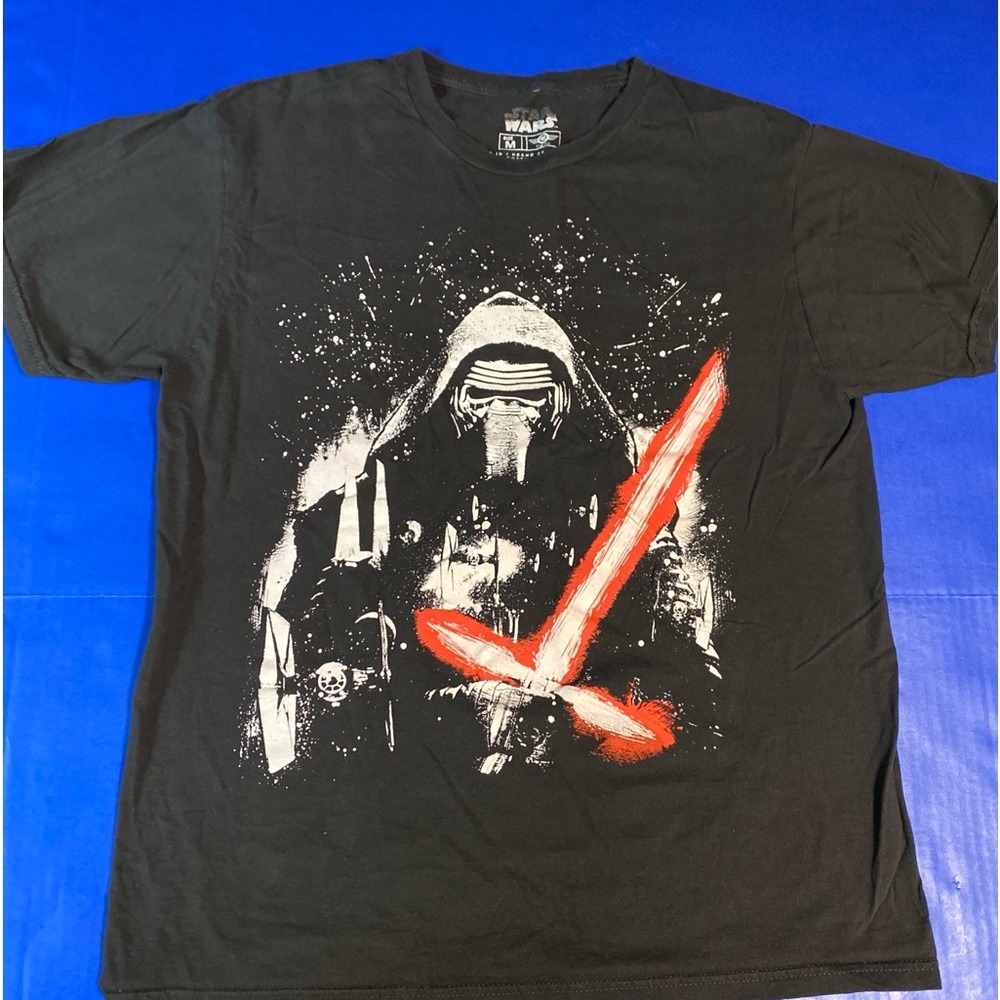 Star Wars The Force Awakens Kylo Ren Hot Topic Black/White/Red Graphic Tee
